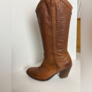 Vintage knee-high brown leather boots in size 8 1/2